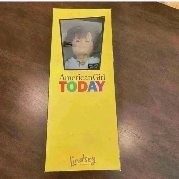 RARE American Girl Lindsey Doll – Retired 2001 – First Girl of the Year NWT - Picture 3 of 9